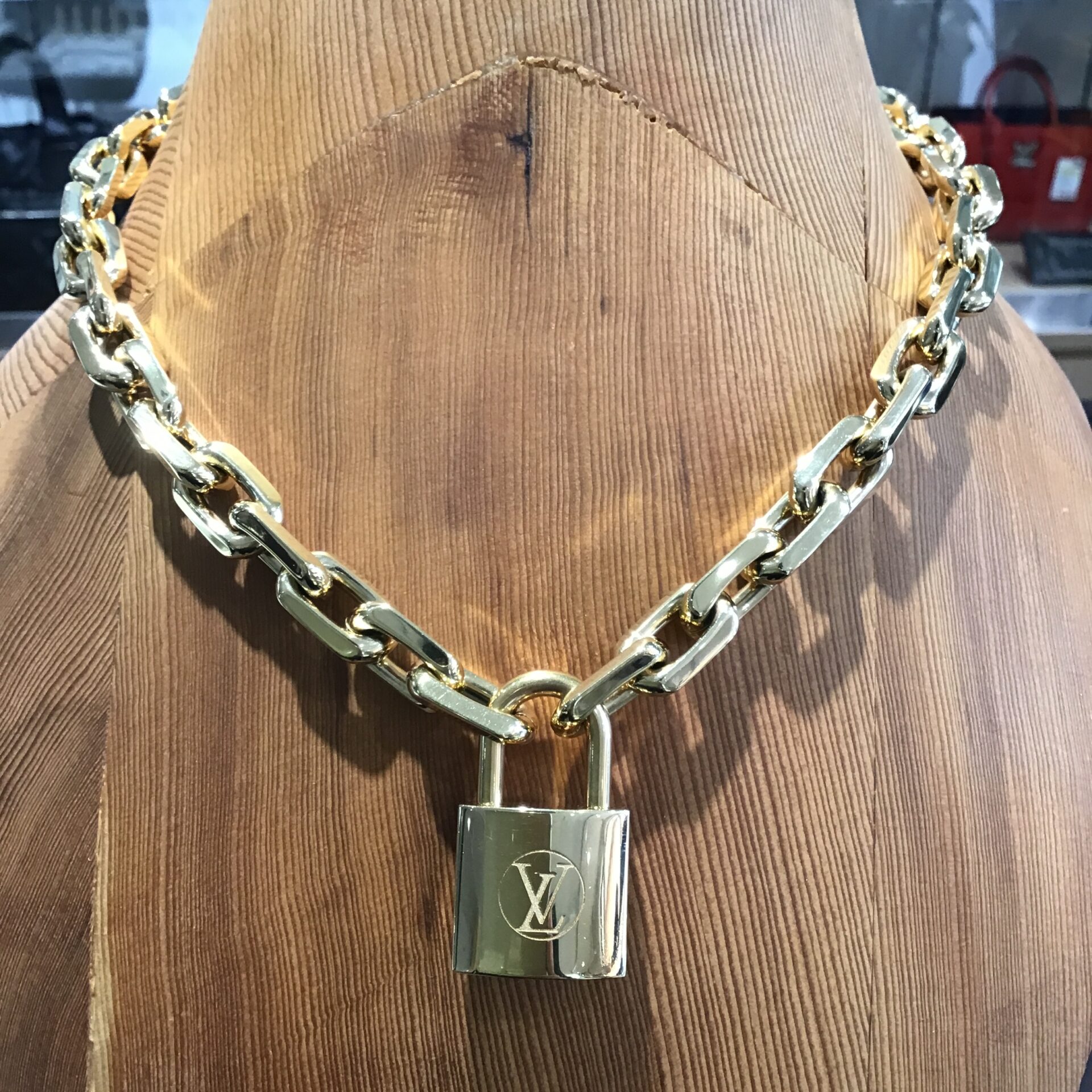 Louis Vuitton カデナネックレス