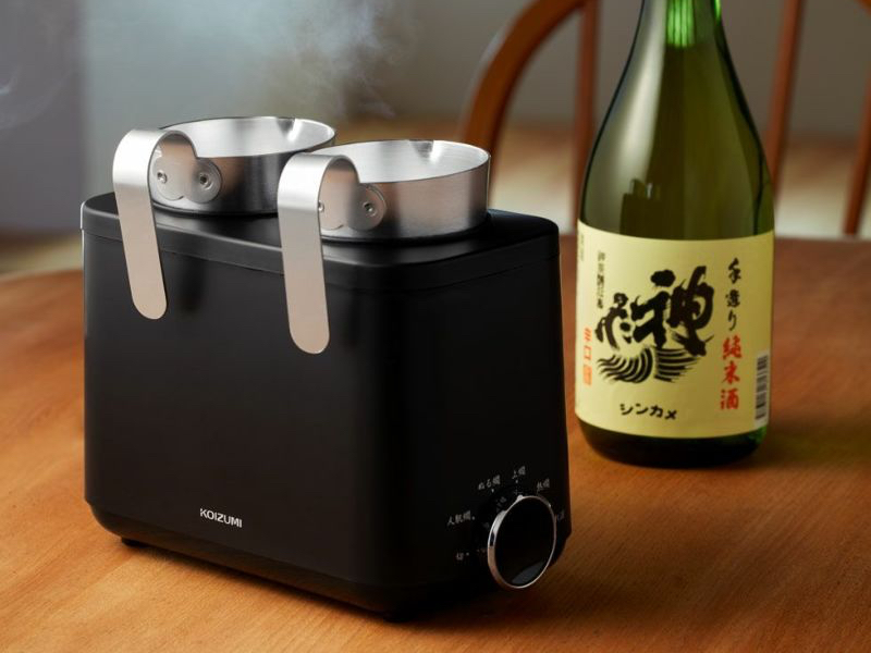 卓上で適温の熱燗が簡単にできる「かんまかせ」。湯煎で自動温度調節