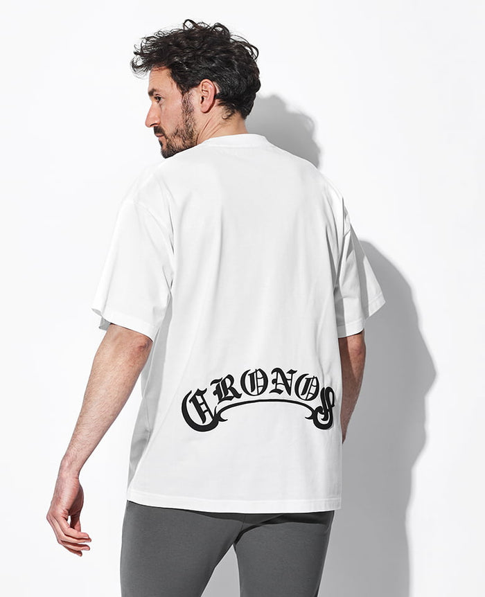 クロノス アーチ ブラックレター オーバーサイズ Tシャツ – 買えるLEON
