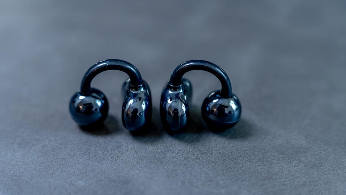 機能性・音質・装着感、すべてが最強のイヤーカフ型ワイヤレスイヤホン