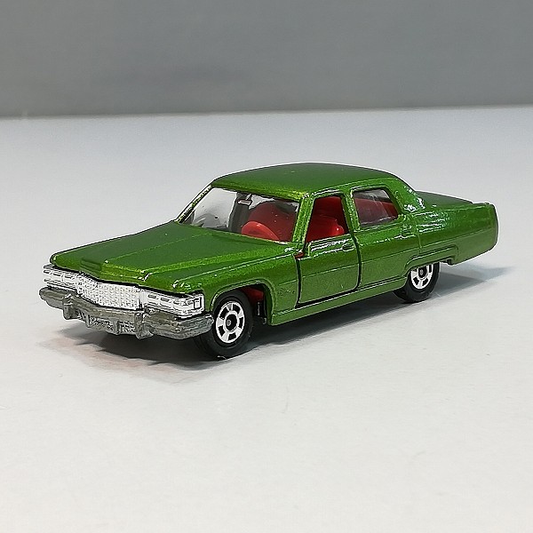 日本製 トミカ キャデラックフリートウッド