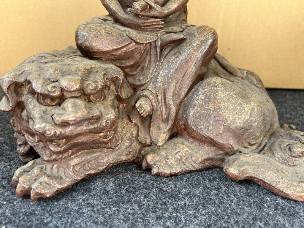 備前焼西村春湖作 手捻り獅子上観音置物を買取致しました | 骨董品買取