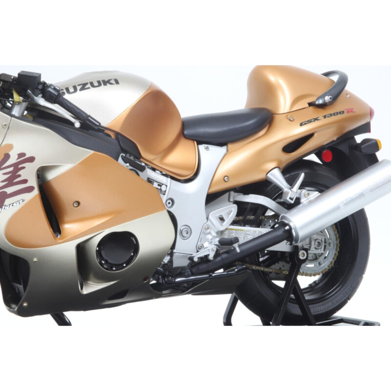 ディアゴスティーニ 1/4 スズキGSX1300R 隼 完成品 スズキ HAYABUSA