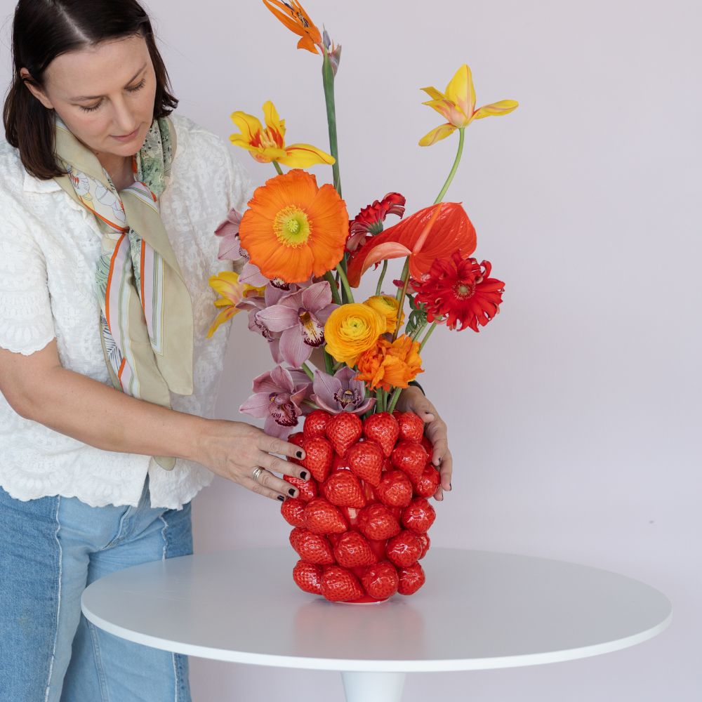 ストロベリーズ レッド 24cm フラワーベース - 花瓶・フラワーベースの