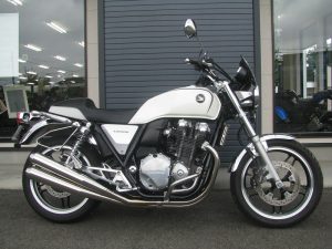 CB1100 ホンダ バイク タンク ホワイト HONDA CB1100 sc65 ホワイト