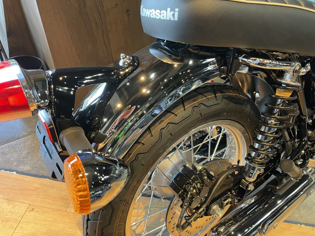 ◎W800 8BL-EJ800E 2024年モデル 純正 ガソリンタンク 美品 (K0612A14