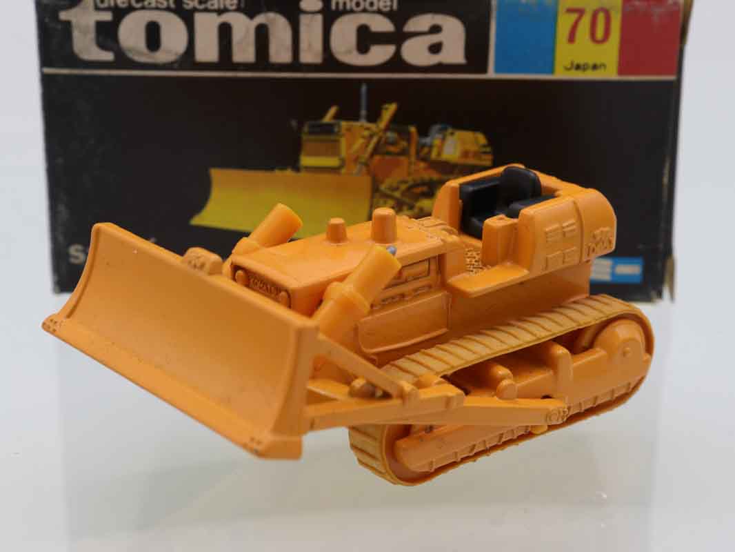 ミニカーショップ ケンボックス トミカ 黒箱☆70☆小松ブルドーザ D65A