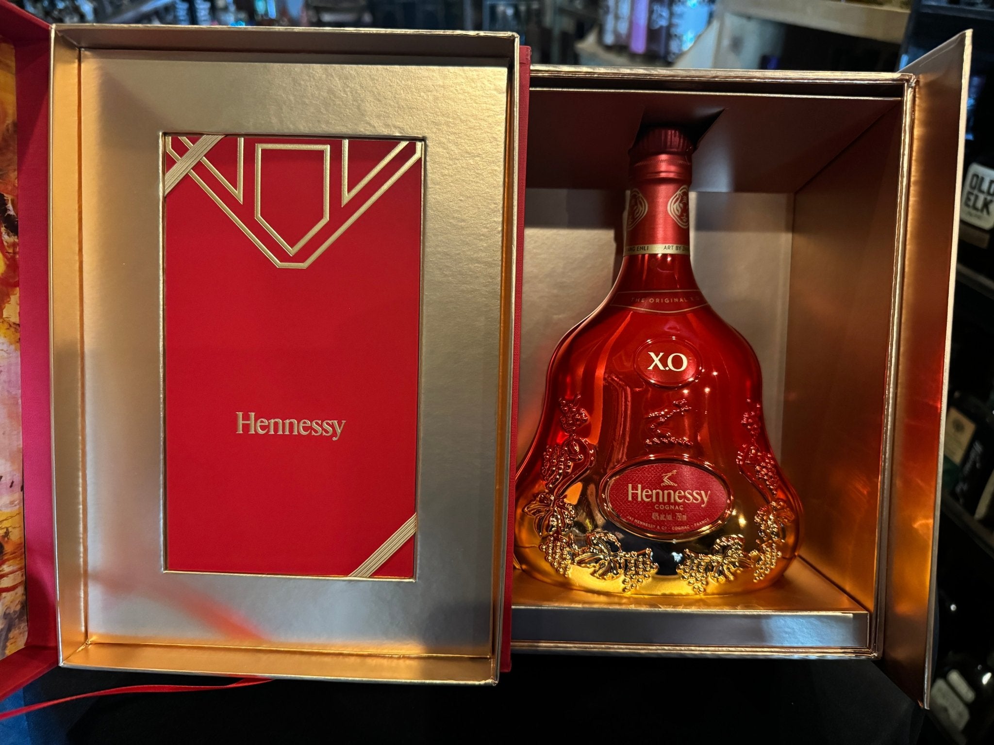 Hennessy XO Extra Old Cognac Art By Zhang Enli (750 mL) | Keg N Bottle