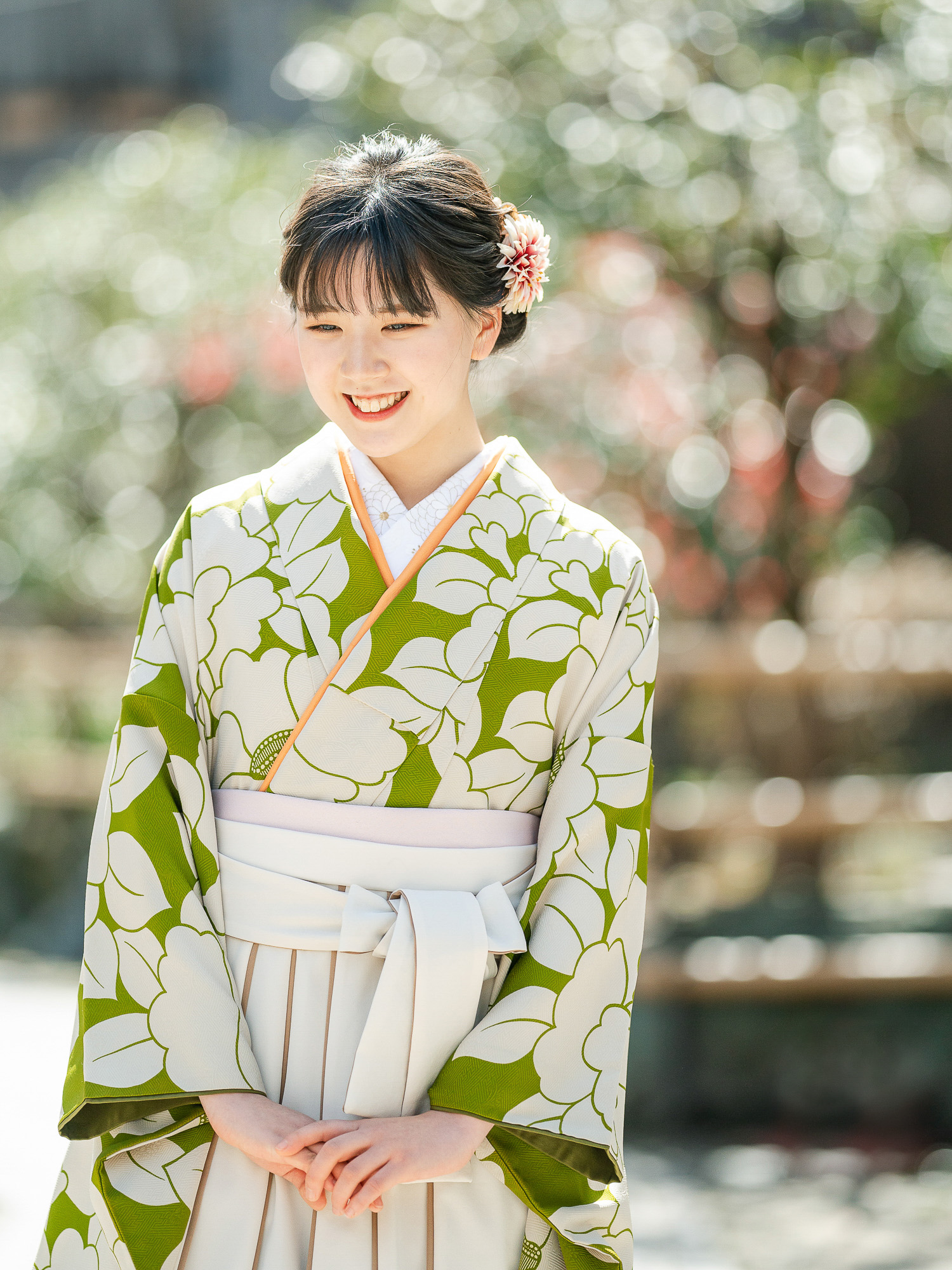 振袖セット 緑の色無地 艶やかな蝶の地紋に花の洒落紋 一つ紋 正絹 成人式