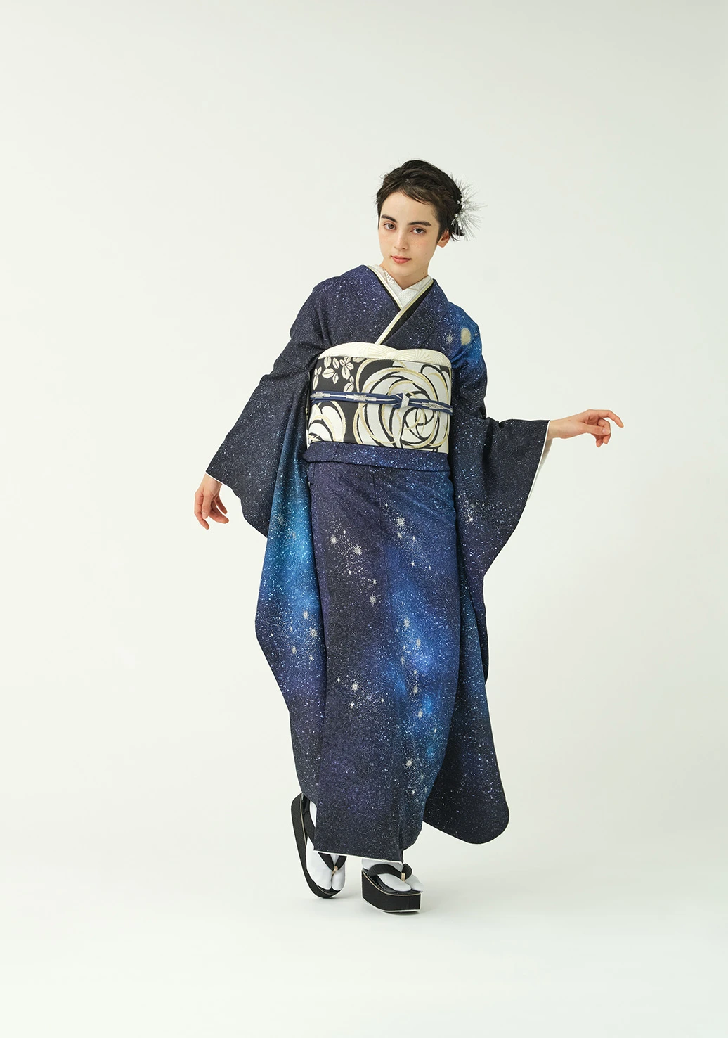 振袖／夢瞬く日に／濃紺 | 振袖レンタル·購入や成人式の着付けは