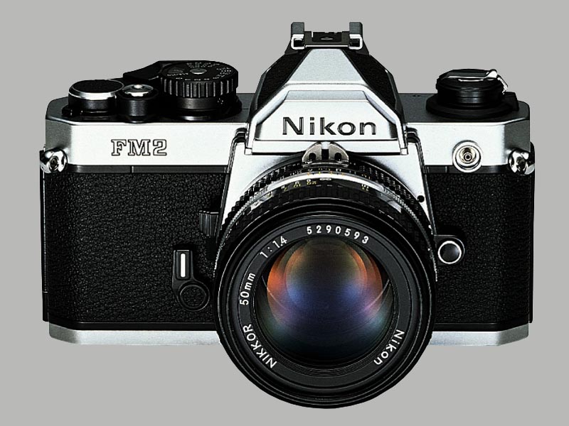 最終価格Nikon New FM2 50mm単焦点、36〜72ズーム、ストロボ付 最終