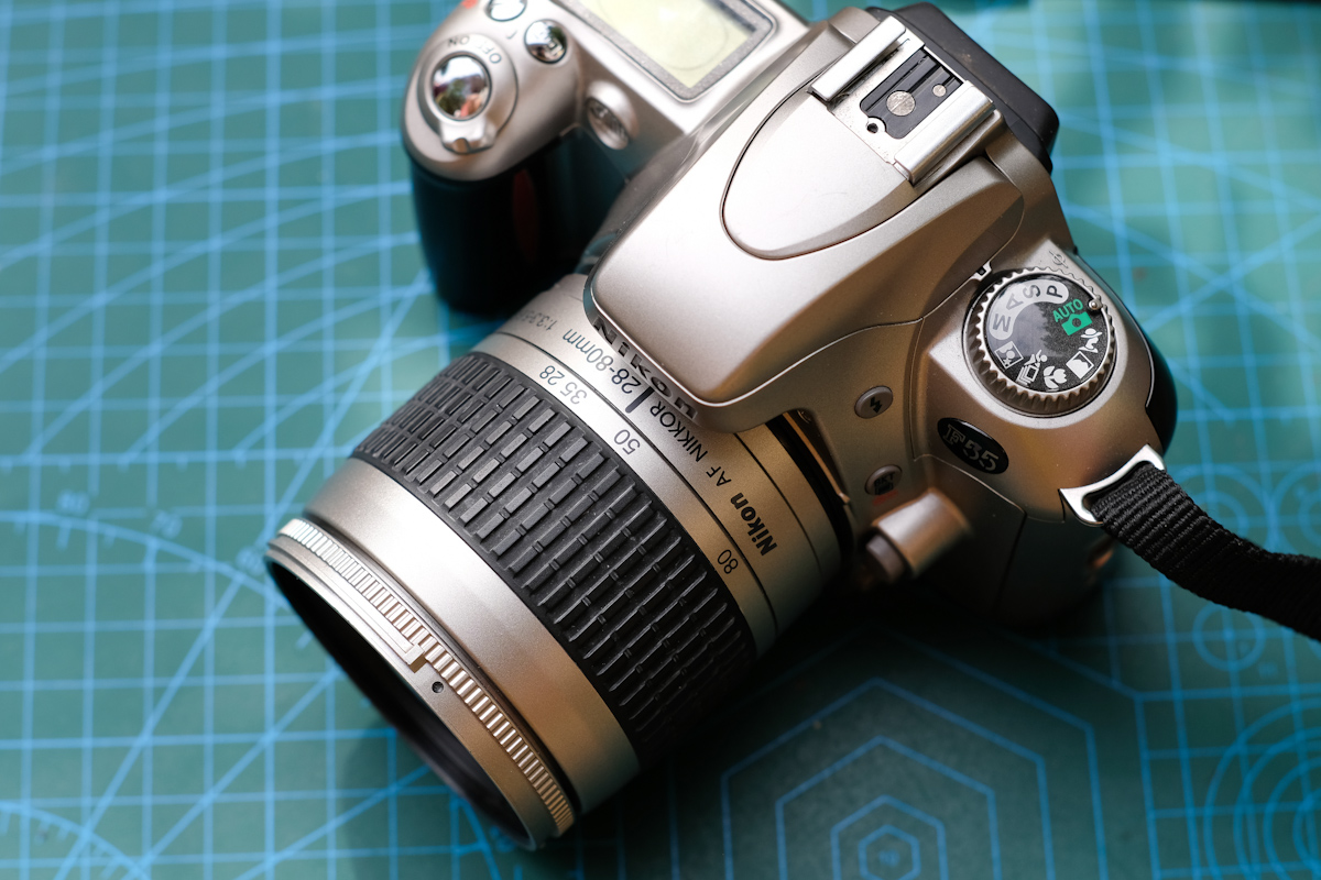 Nikon D70 + AF 28-80mm G レンズキット