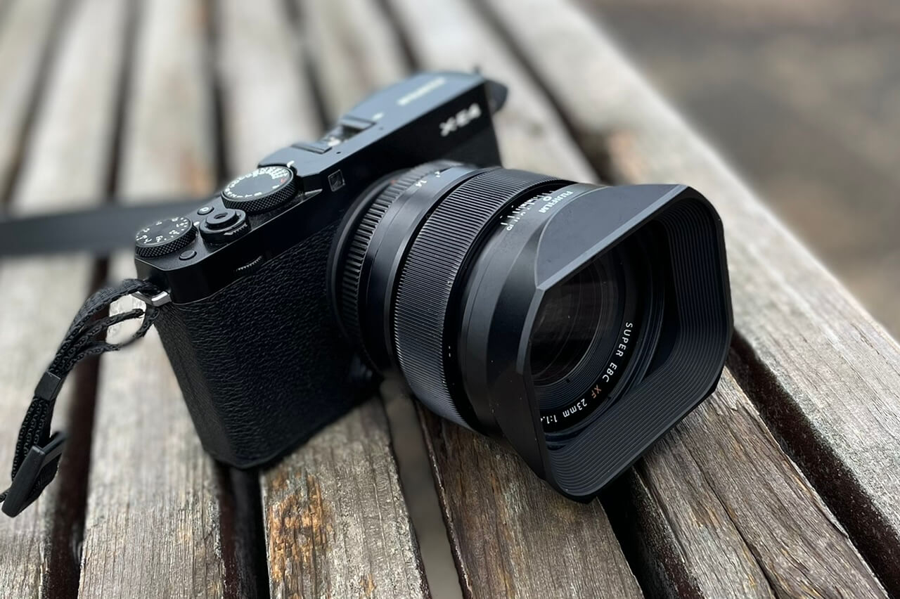 XF 23mm f1.4Rを、小ぶりなX-E4にもつけてみた。｜記憶カメラ