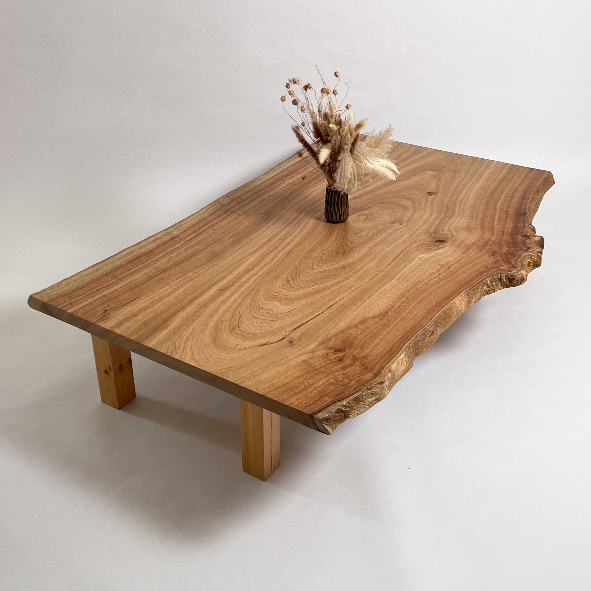 天然木の座卓】瘤杢 一枚板◎ 天然木の座卓】瘤杢 一枚板◎ 2025年最新