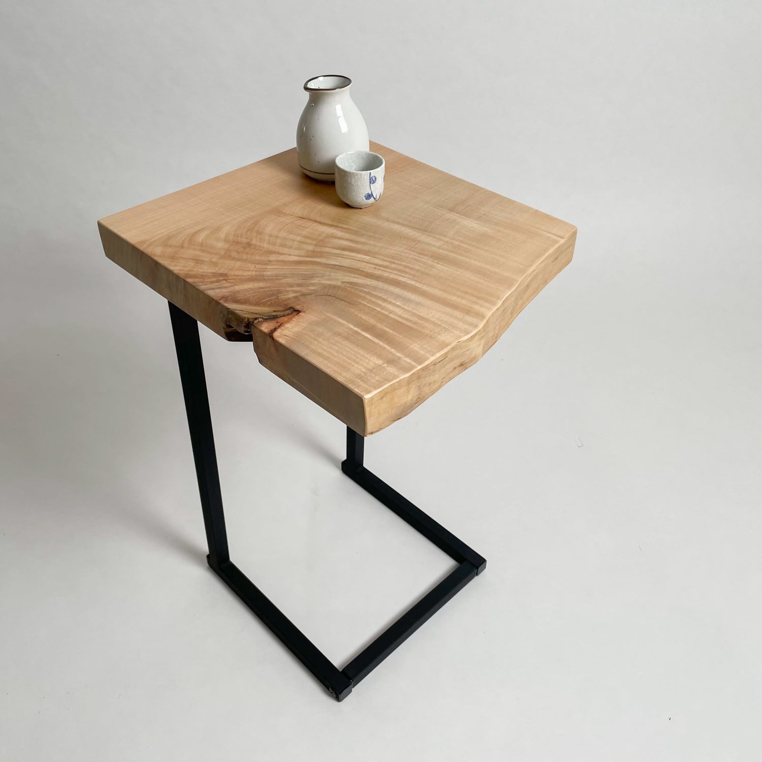 欅サイドテーブル 鉄家具 アイアンシェルフ ナイトテーブルコーヒー