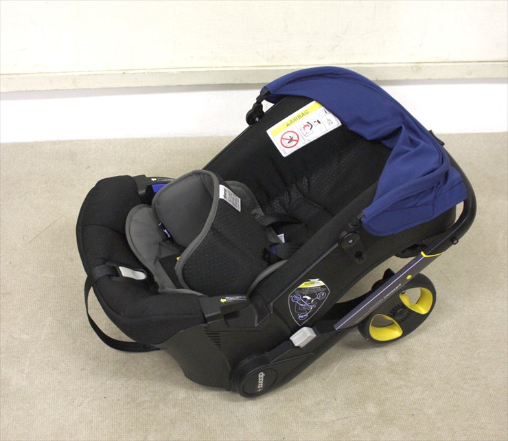 doonaドゥーナ ベビーカー&チャイルドシート一体型、ISOFIXベース