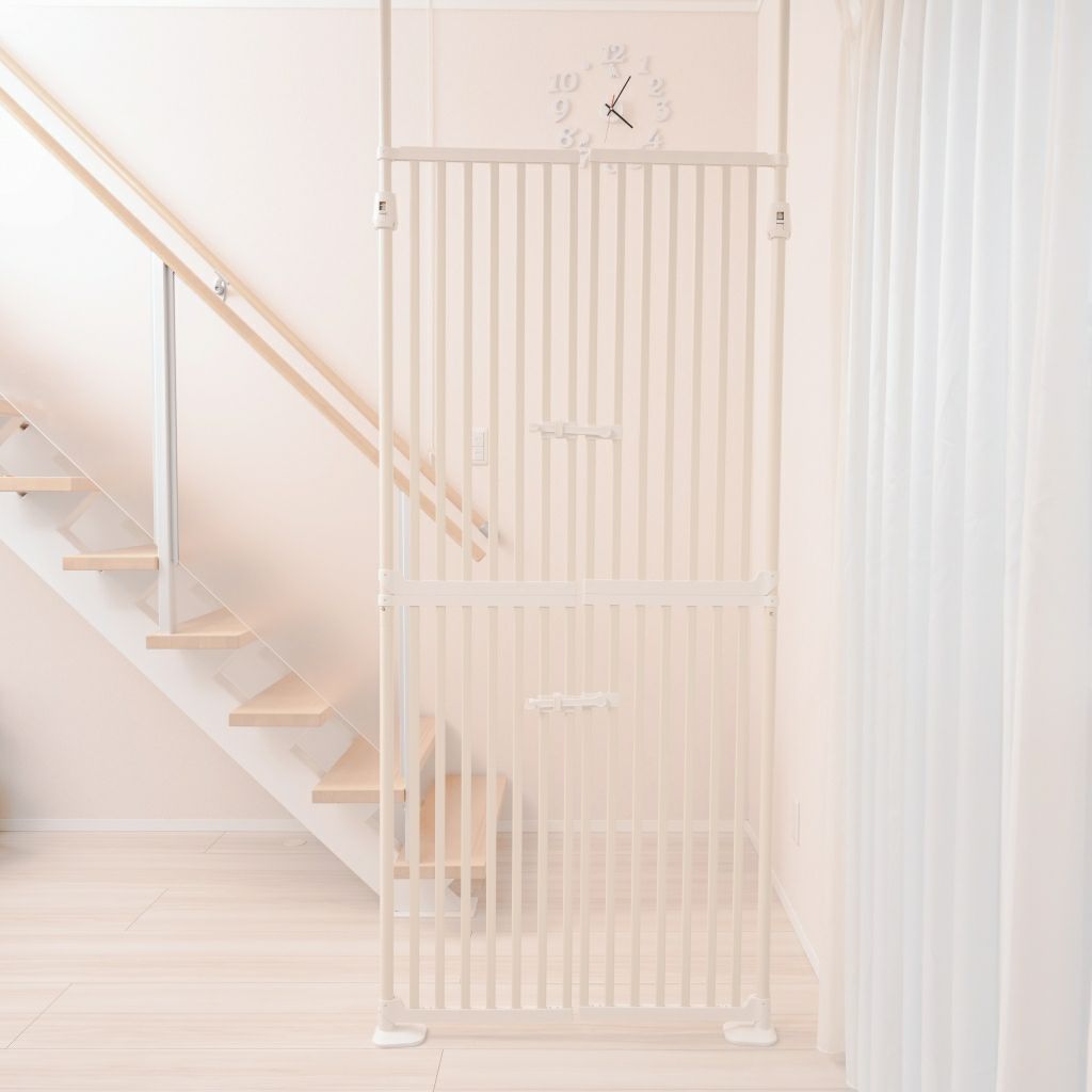 ねこ脱走防止ゲート にゃんドア クリーム | KISSBABY