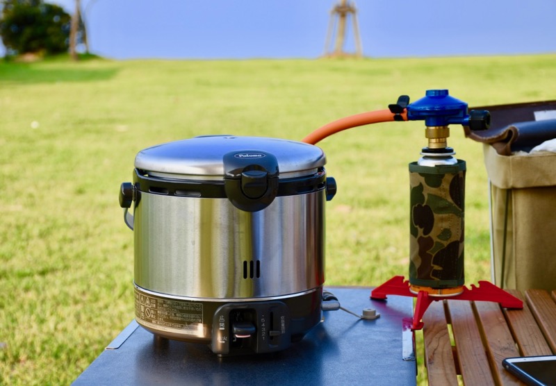 キャンプで米を炊くのは「ガス炊飯器」が最強な理由（パロマ PR-100EF
