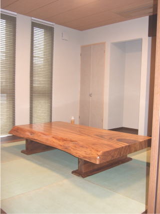 屋久杉座卓（O様邸） | 梶本銘木店「世界の優良銘木展示場」