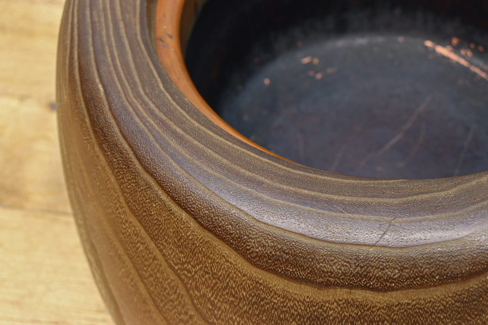 杢目が素晴らしい重厚感のある木製丸火鉢 DC8827 – 古福庵 [ KOFUKUAN