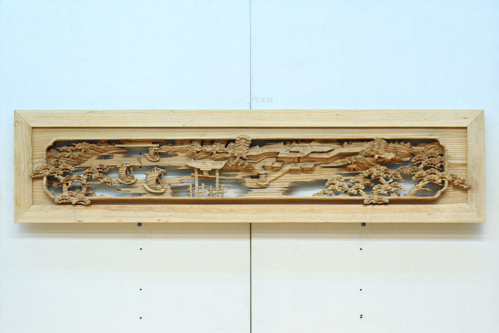 立体感のある構図で華やかな深彫り彫刻欄間 EZ2564ab 在庫(a:0 b:1)枚