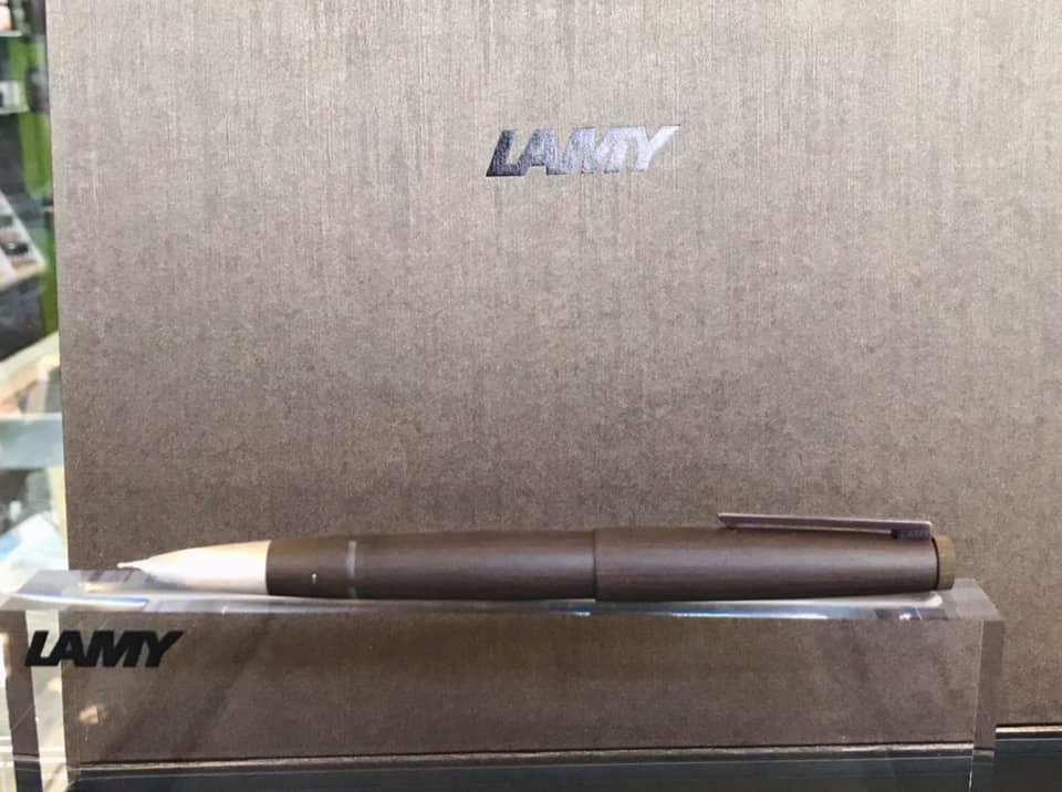ちょっと気になる万年筆、LAMY2000限定 | ナガサワ文具センター