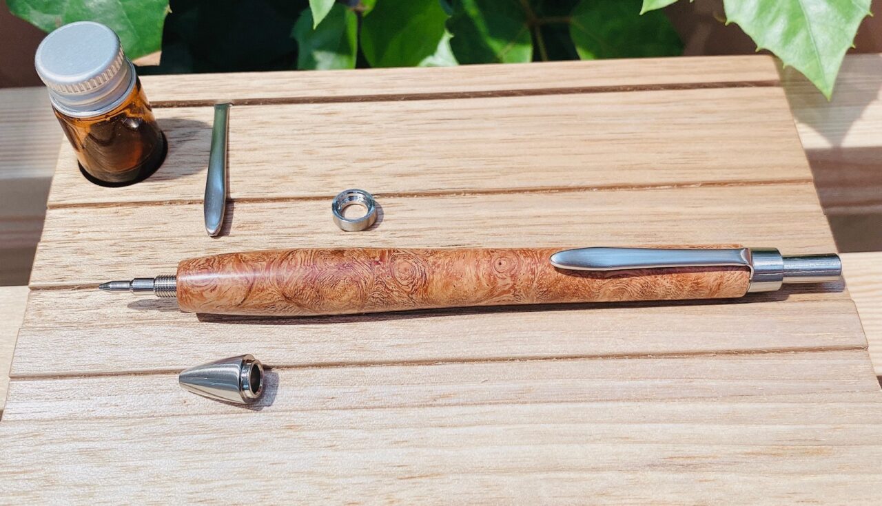 こだわりの逸品！大阪が生んだ木軸筆記『Woodpen craft(ウッドペン