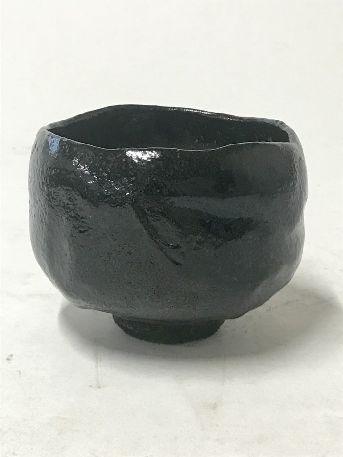 茶道具 九代 楽吉左衛門 了入造 黒楽茶碗 仕覆付 共箱 V 7571 【公式通販】