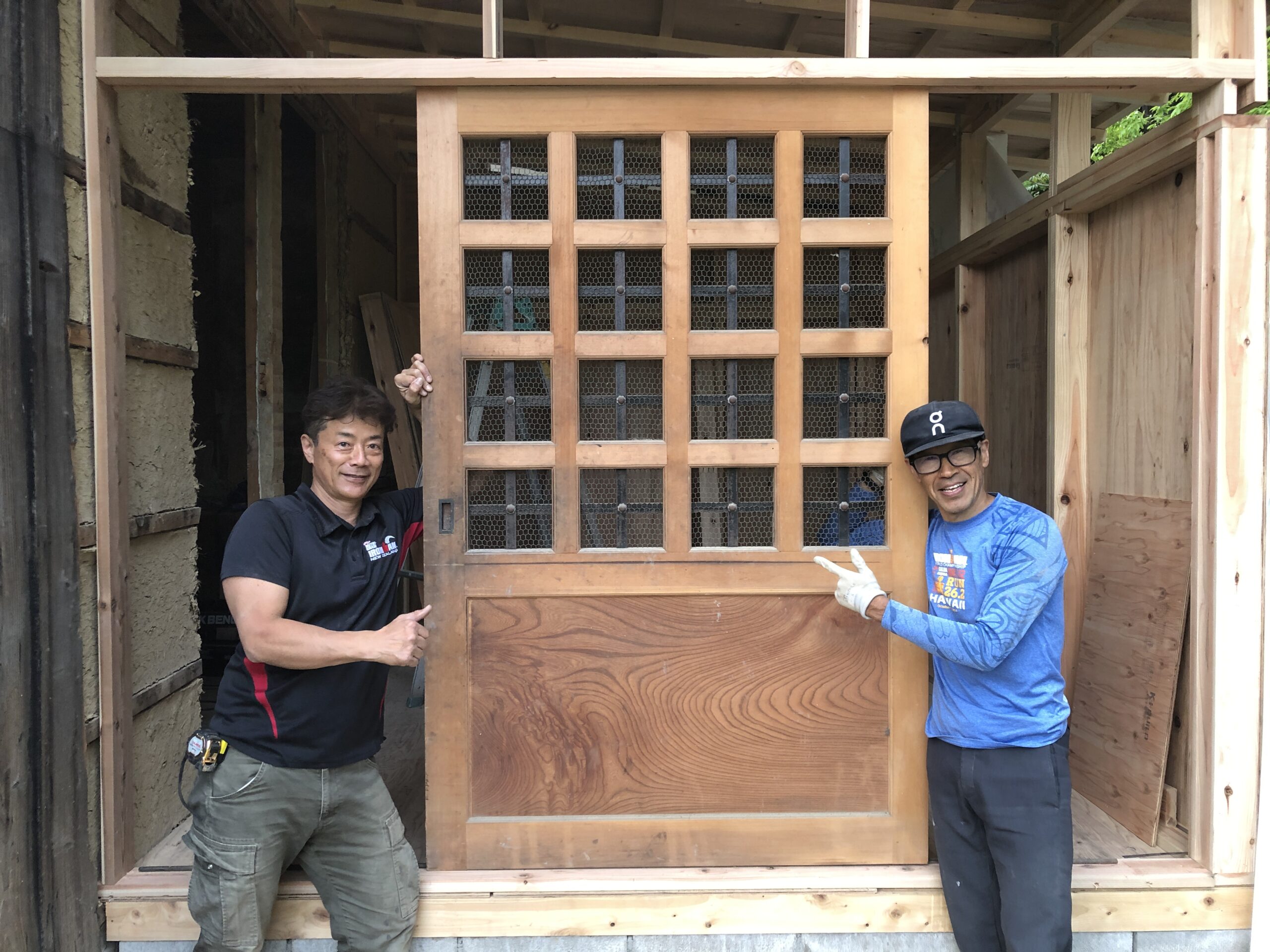 蔵戸扉 建具 引き戸玄関建築建設古民家カフェリノベーション店舗町屋 開業