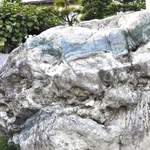 極上プレミアム・神話の勾玉・透明感抜群・艶美麗】（プレミアム淡緑色