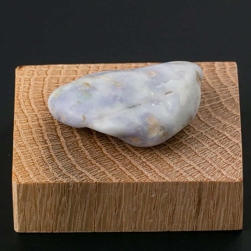 深いラベンダー色・宮崎海岸産・28g】（高品質ラベンダー色ヒスイ