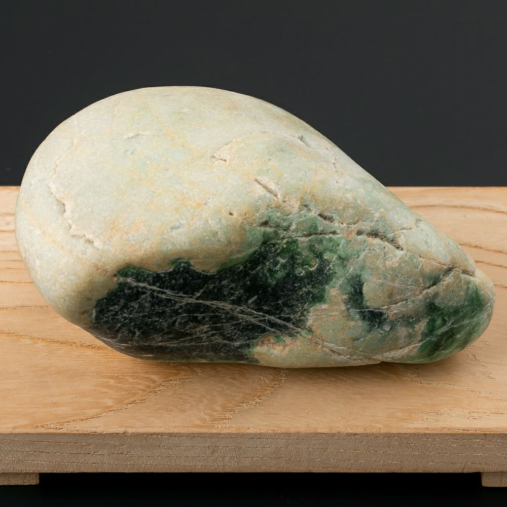 濃緑色・親不知産・1,230g】（高品質濃緑色ヒスイ）糸魚川天然翡翠原石