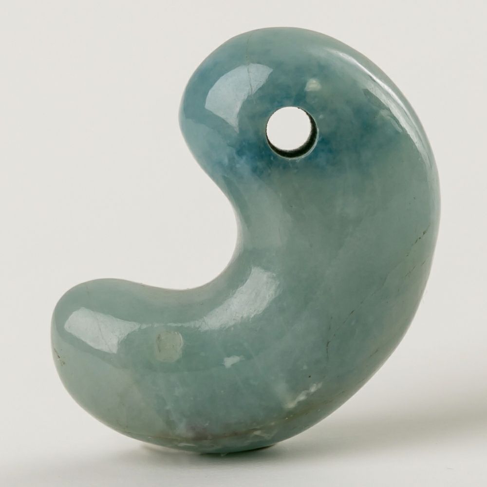 勾玉／青色（入コン沢）ヒスイ | 糸魚川翡翠工房こたき