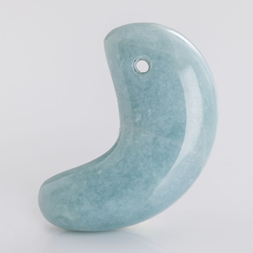 勾玉／青色（入コン沢）ヒスイ | 糸魚川翡翠工房こたき