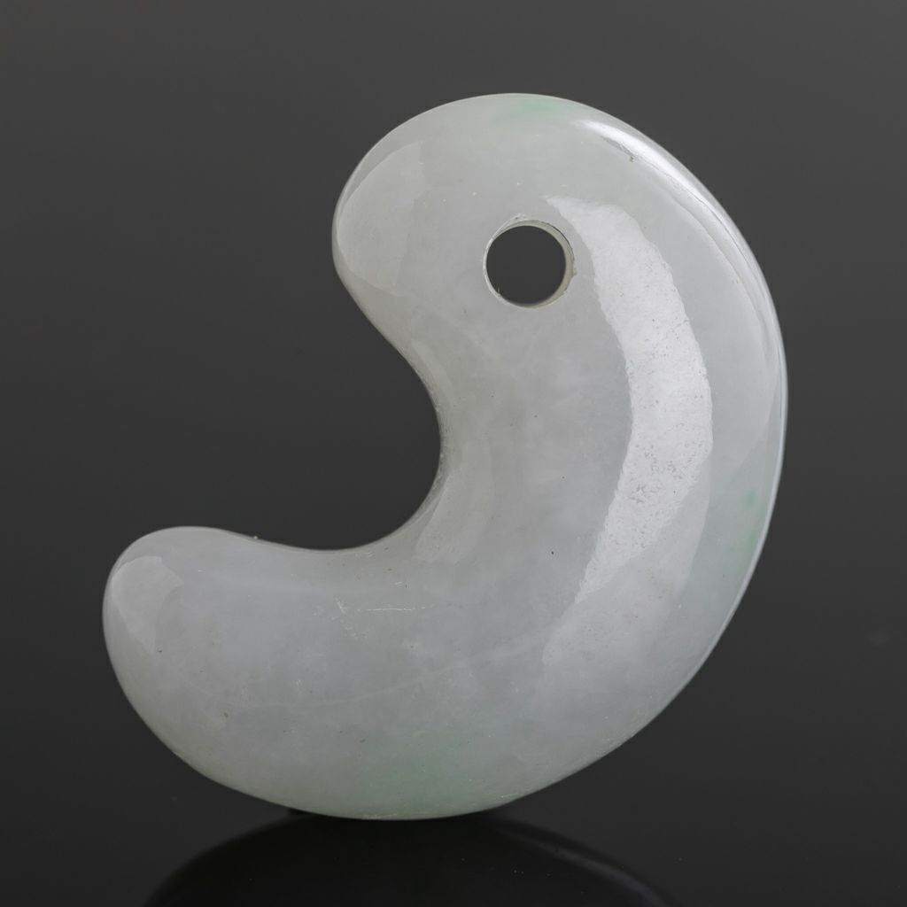 ✳60万円以上間違い無し‼️卸し糸魚川翡翠勾玉 お守り守護石に 鑑別書