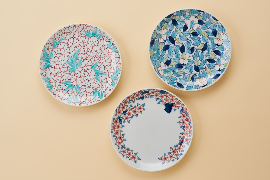 鍋島窯/市川公山 作/飾り皿/色絵/青海波花紋/大皿/鍋島焼/約