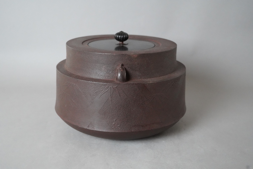 近藤道恵 菊蒔絵平棗: Journal of FUJII KOUNDO