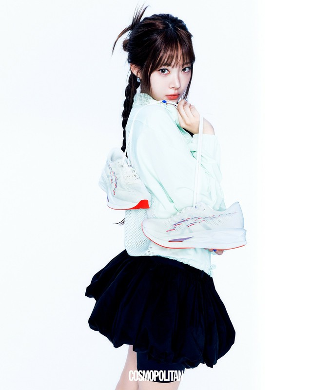 LE SSERAFIM」ホン・ウンチェ、造語「筋セラフィム」にふさわしい優れ