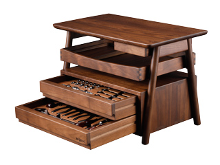 使い込むほどに風合いの増す木製チェスト「nepros neXT（ネプロス