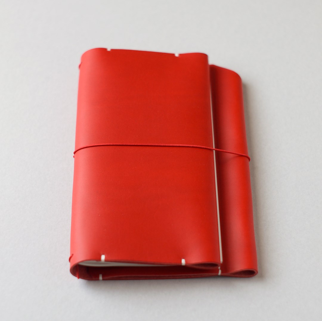 赤いトラベラーズノートカバー1型をつくる | kumosha