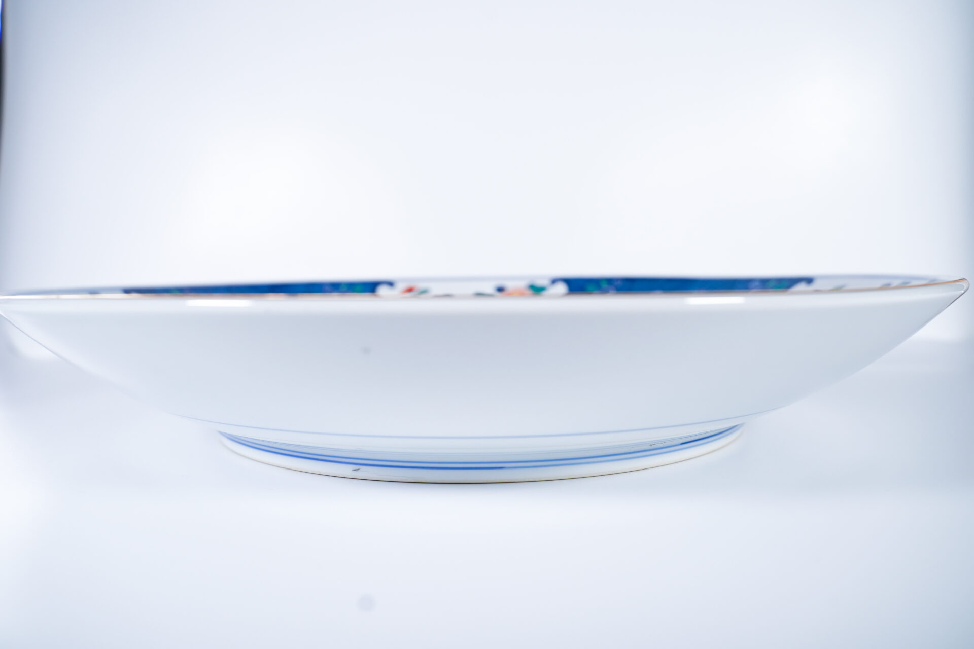 有田焼 染錦孔雀 15号 飾皿 峰山 – 九谷屋 公式オンラインストア