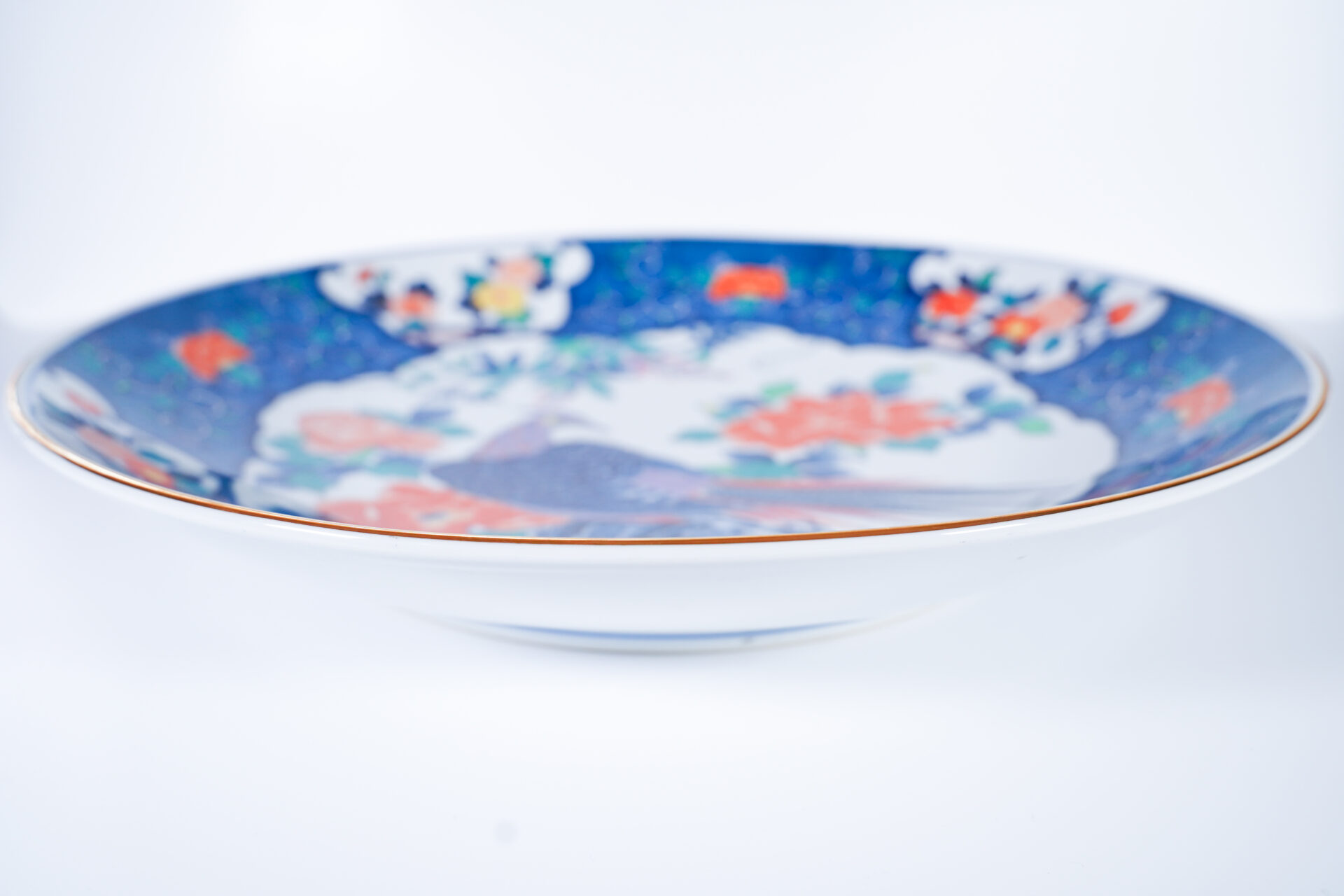 有田焼 染錦孔雀 15号 飾皿 峰山 – 九谷屋 公式オンラインストア