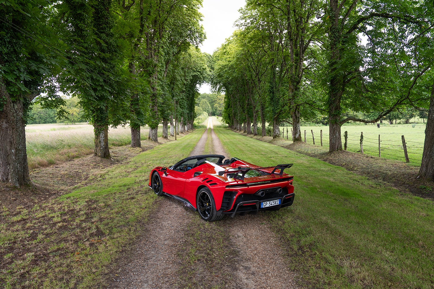 なんてフェラーリだ！ 全世界599台限定「SF90XX スパイダー」に驚愕