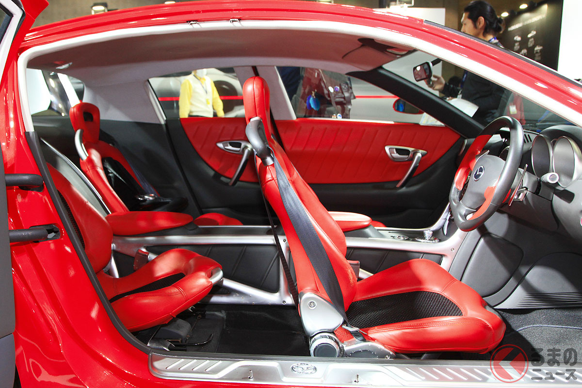 まさかの4ドア!? マツダが斬新「ロータリースポーツカー」実車公開