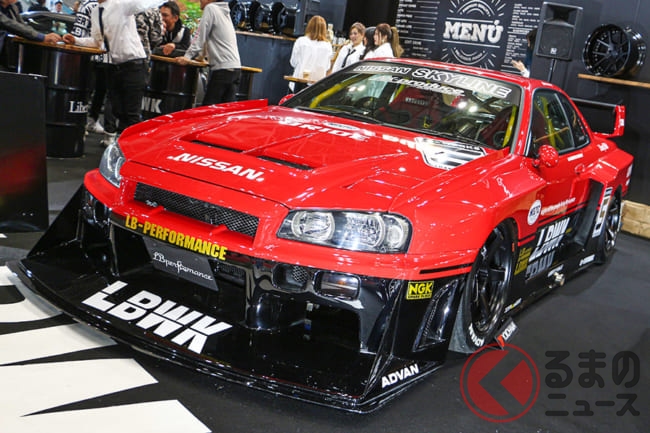 1500万円の「トミカ・スカイライン」!? ド派手な3リッター直列6気筒