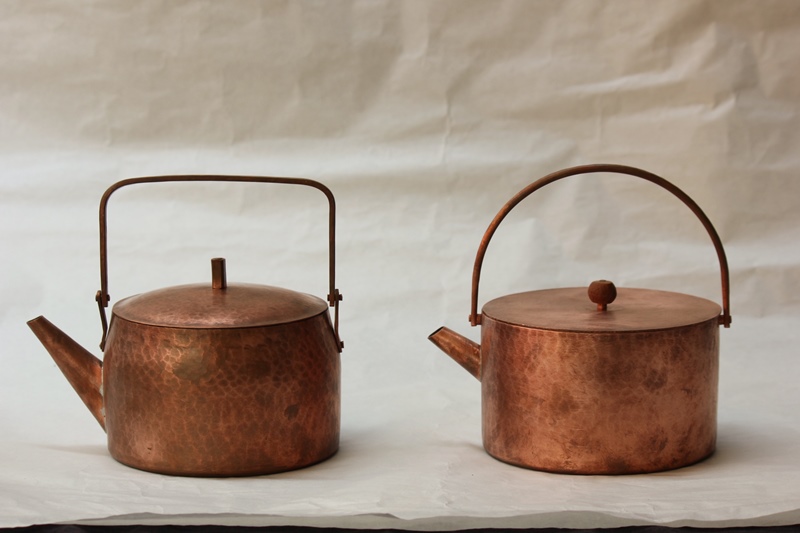 銅をたたいて成形した、中村友美さんの薬缶（やかん） | 暮らしと
