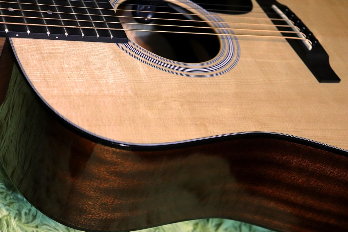 D-12E | 【クロサワ楽器店オンラインショップ】いい楽器とのいい出会い