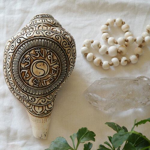 チベット仏教の法螺貝「シャンカ」 – kuwa works