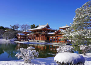 鳳凰堂雪景図】井上黎明 992 宇治平等院 京都 共箱 掛け軸 肉筆 鳳凰堂