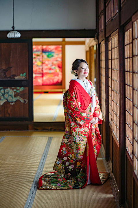 相良刺繍の色打掛（京都和装前撮り）｜京都好日